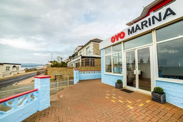 OYO Marina 4